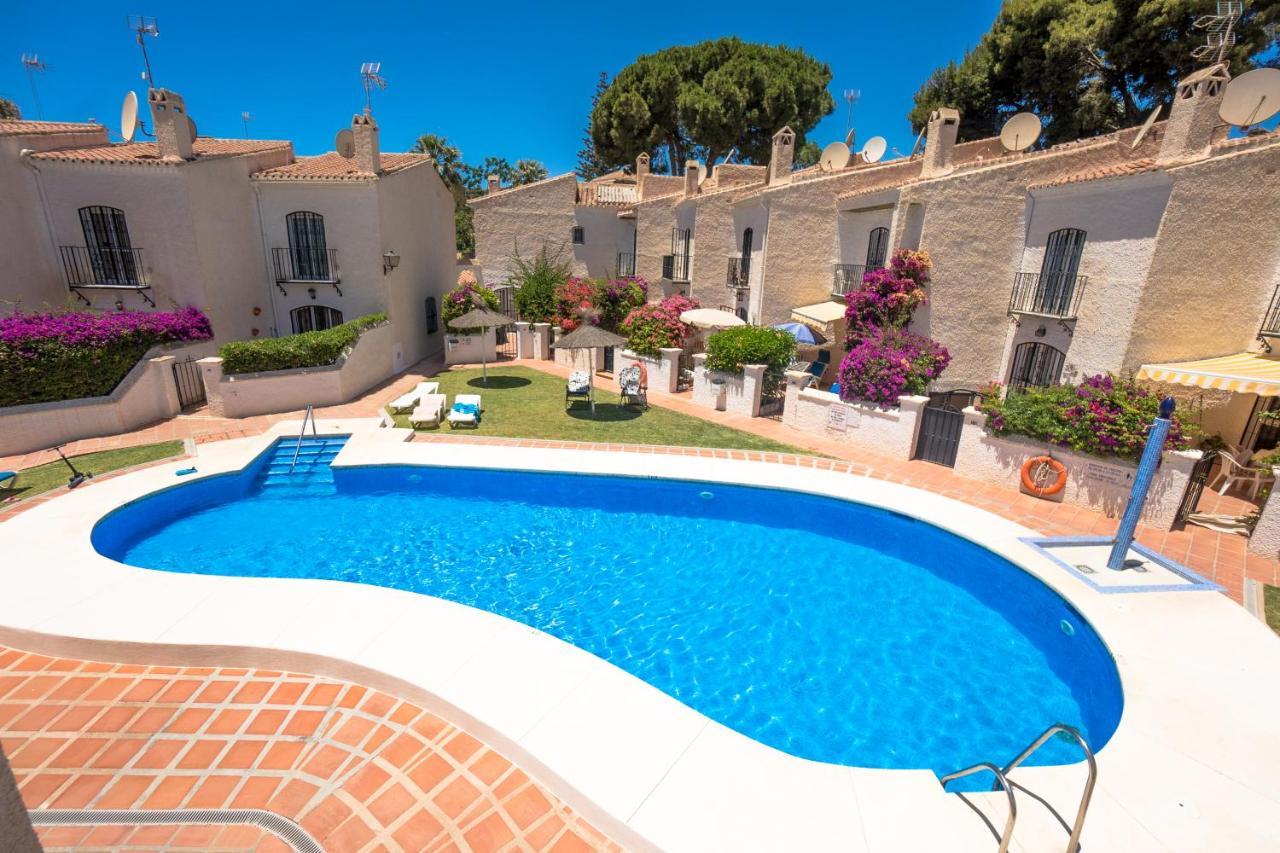 Pinos 2 Apartment Nerja Luaran gambar